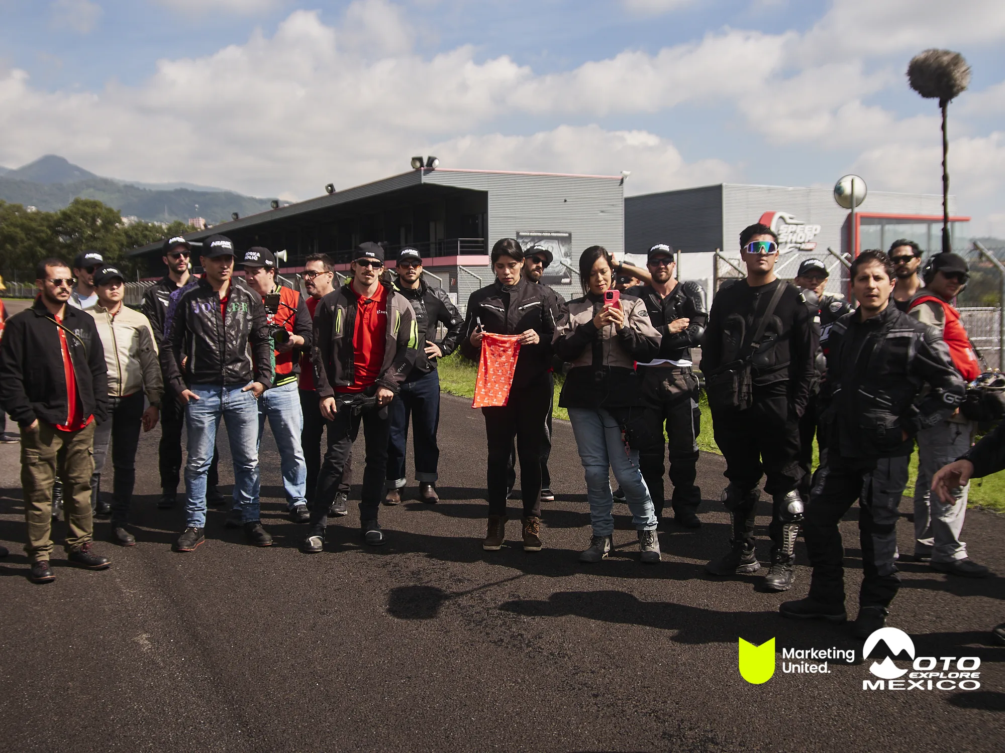 HUNK TRACKDAY 523